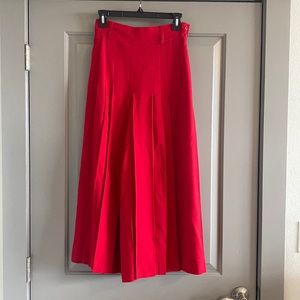 Escada red wool pleated pants